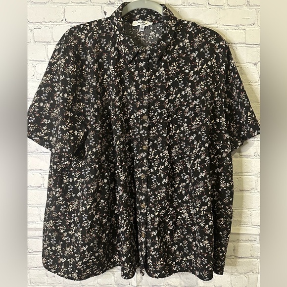 Women’s MoaMoa Floral Black button Up Swing Shirt with Ruffle Accent on Sleeves - Picture 1 of 3